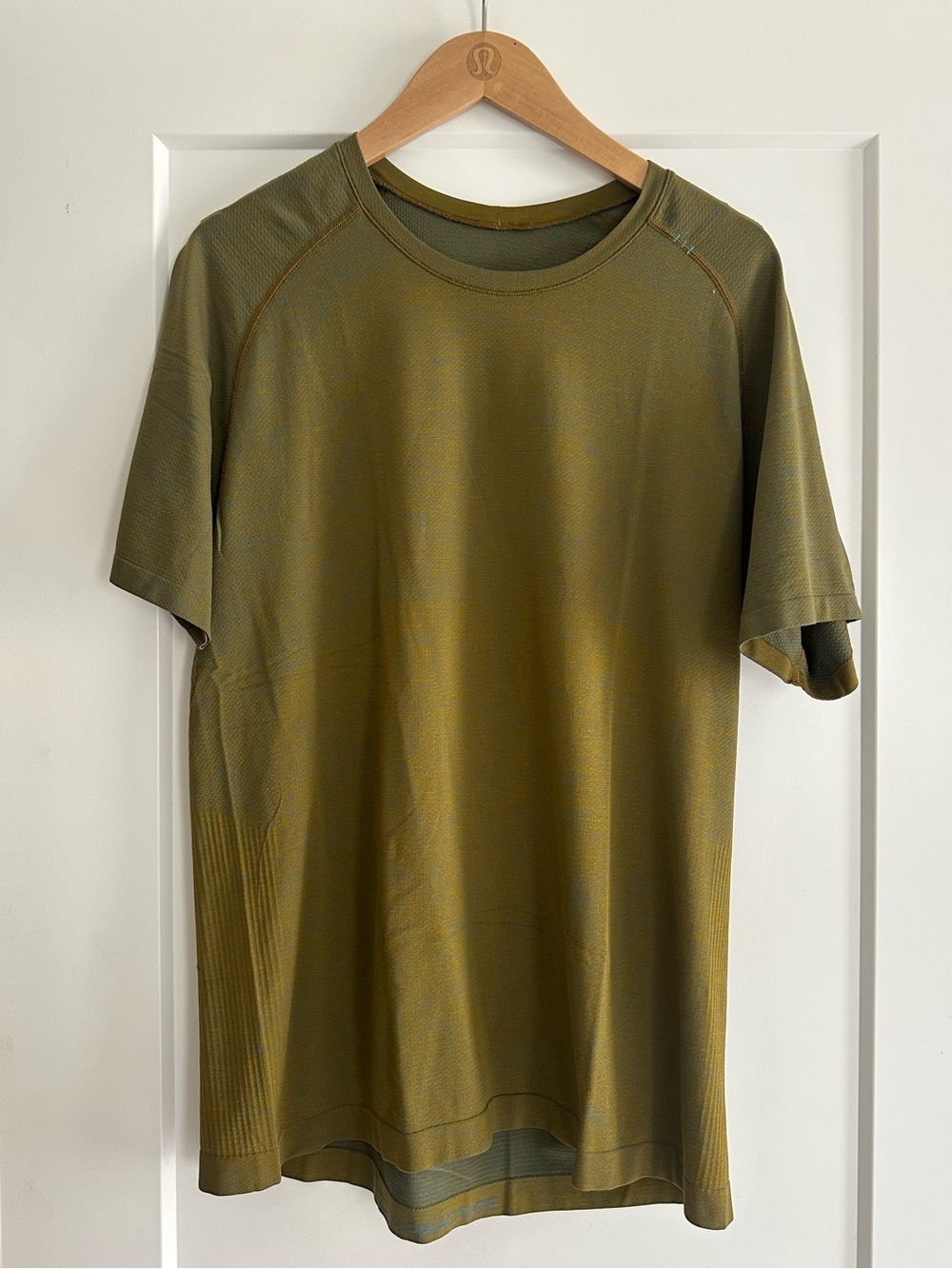 NWOT Lululemon Metal Vent Tech 2.0 Capture Blue / Gold Spice